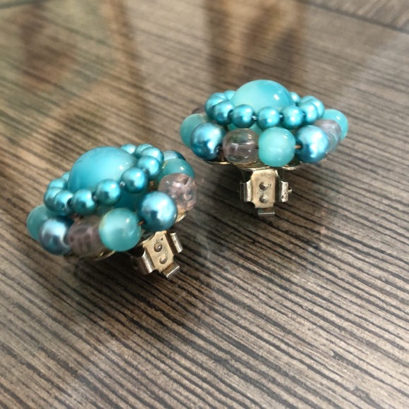 Vintage Teal / Turquoise Moonglow Clip Earrings - Picture 4 of 10